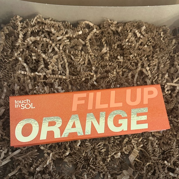 Every shade is beautifully pigmented. The formula is very easy to work with. - Picture 2 of 2